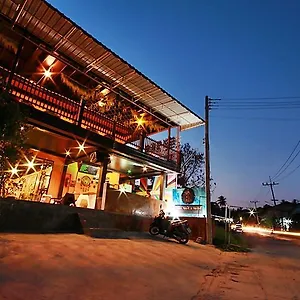 ** Hostel Baan Chalok Thailand